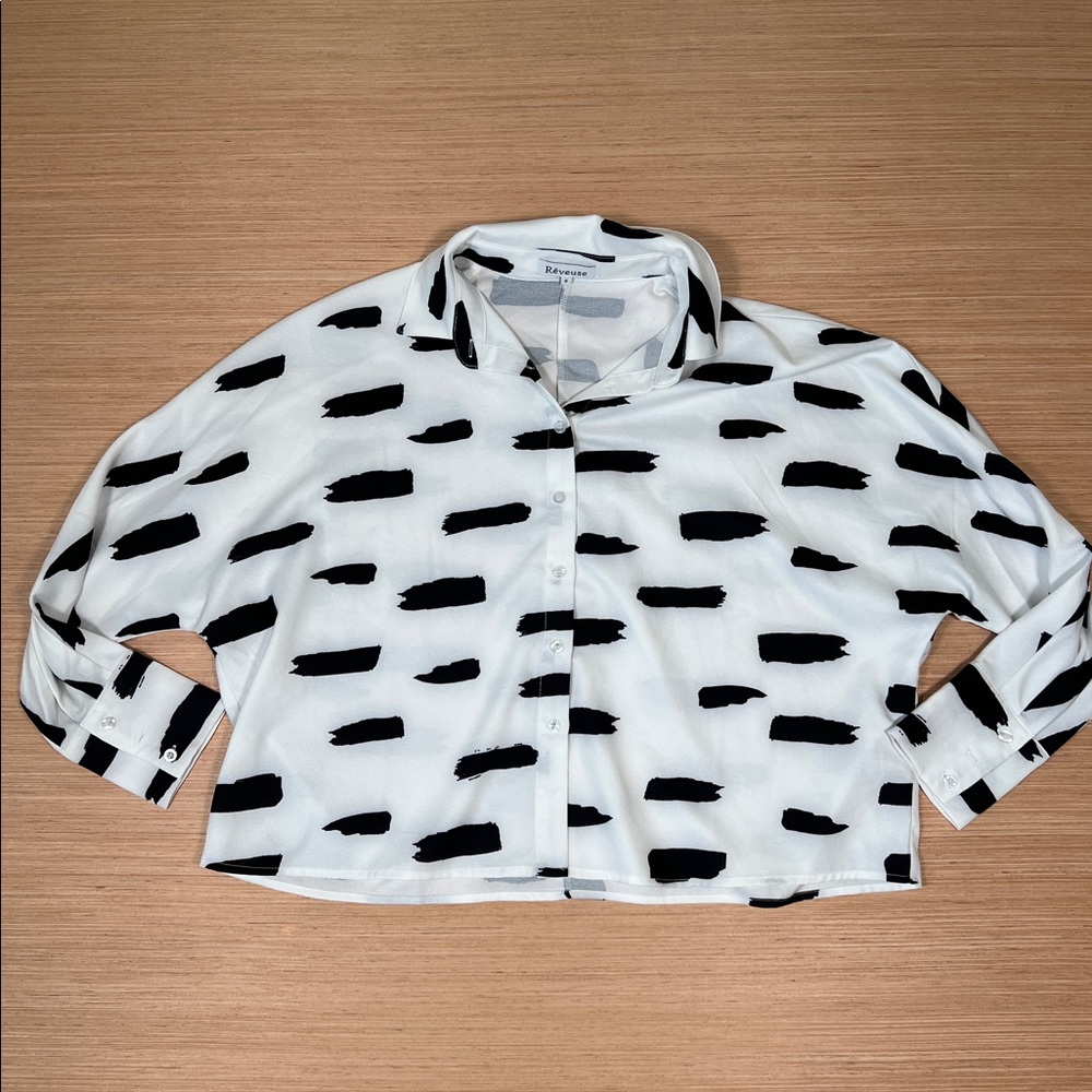 Reveuse Black and white long sleeve Button up cropped blouse Small